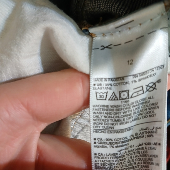 Old Navy Bundle Of Dark Wash Jeans - Picture 6 of 16